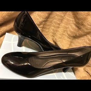 New In Box LifeStride Black Heels - Sz. 10